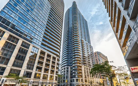 21 Carlton St, Toronto - The Met Condos, where BMI installed high-efficiency heating boilers