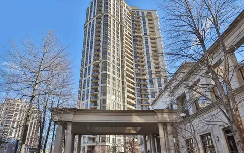 80 Harrison Garden Blvd, Toronto - condominium tower where BMI replaced the building's heating and cooling risers